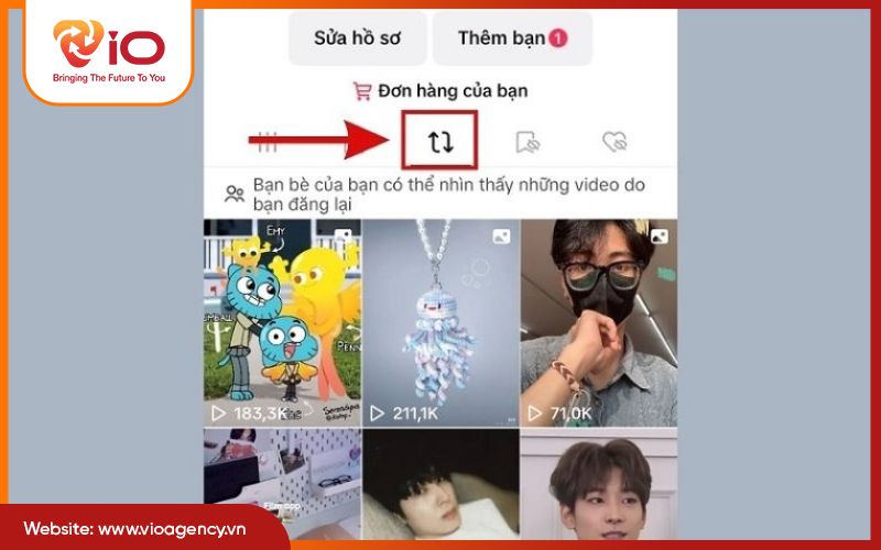Hình thức thứ nhất là đăng lại bằng tính năng Repost
