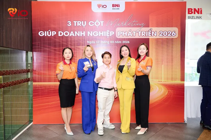 Các thành viên VIO Agency tham gia sự kiện